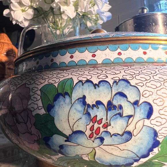 Unique Vintage White Floral Cloisonné large lidded container like new - Picture 4 of 12